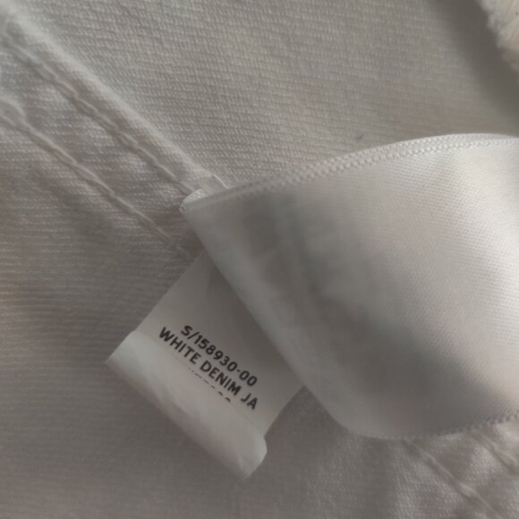 Authentic Gap White Denim Jacket - Picture 2 of 9